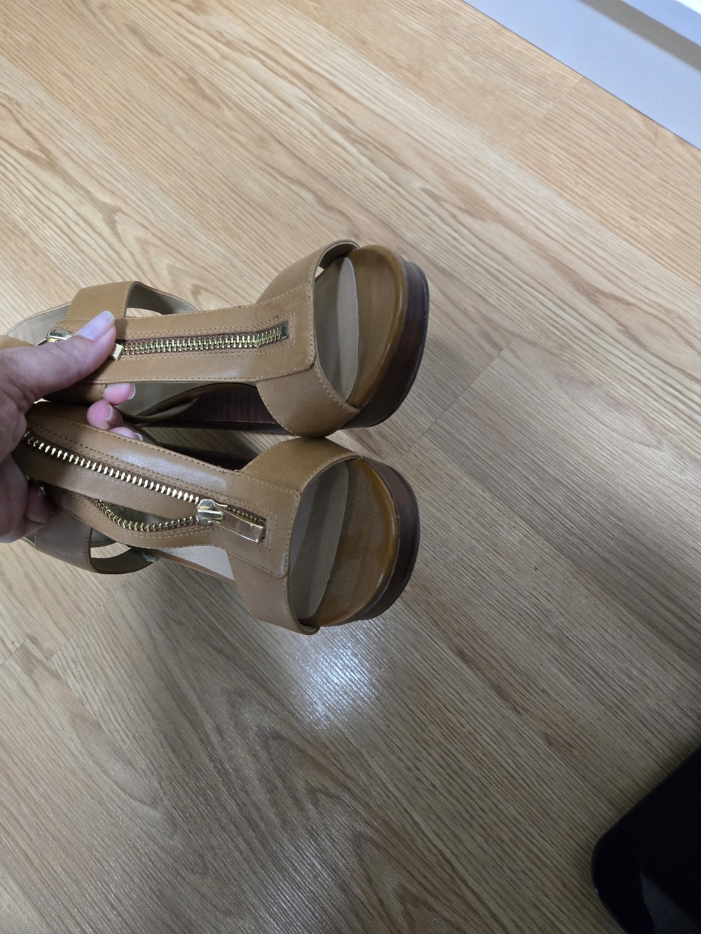 Franco Sarto Women's Tan Platform Sandals with Gold Zipper Accent